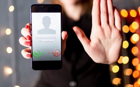 एमबीए छात्रा से चैटिंग में गंदगी, अवैध संबंध के लिए दबाव, तंग आकर दर्ज कराई एफआईआर