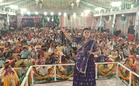 aurguru news: 11 हजार किलो के छप्पन भाेग के मध्य विराजीं श्रीमहालक्ष्मी, खाटू नरेश के भजनों पर झूमे भक्त