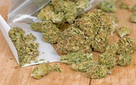 एमजी रोड पर हुई कार रेस, चौंके लोग