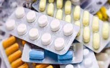 दवा बाजार में ड्रग टीम की छापेमारी