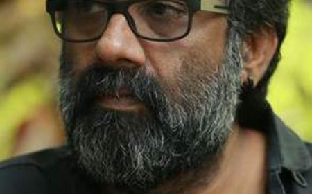 मलयालम फिल्मों के निर्देशक रंजीत ने जबरन कपड़े उतरवाए और यौन शोषण किया