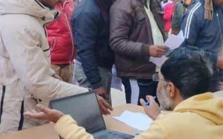 हथौड़ा तक नहीं चला पा रहे यूपी से इस्राइल गए श्रमिक