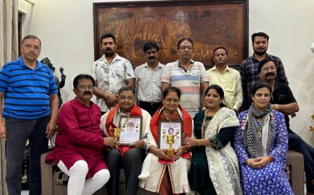 आगरा के गौरव डाक्टर दंपति का लीडर्स आगरा ने किया अभिनंदन