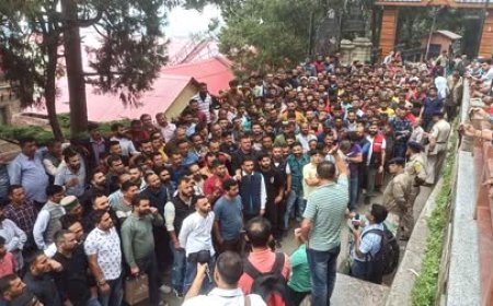 शिमला में मस्जिद को लेकर बवाल, पुलिस और प्रदर्शनकारियों के बीच भिड़ंत, कई घायल