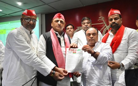 अखिलेश बोले- जीएसटी मुक्त होना चाहिए पेठा