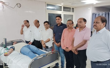 डायलिसिस मरीजों के लिए 49 लोगों ने किया रक्तदान,15 मायूस हो लौटे