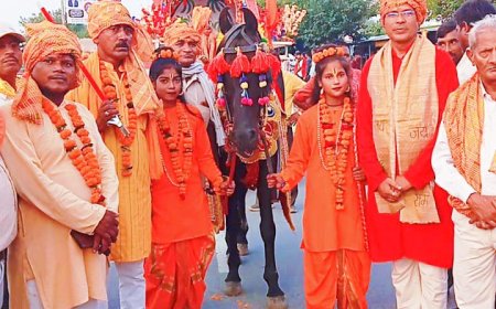 धूमधाम से निकाली गई लवकुश शोभायात्रा