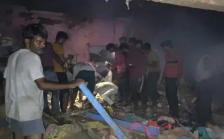 पटाखा फैक्ट्री में विस्फोट, तीन की मौत