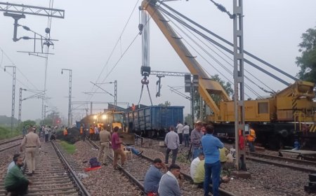 मथुरा रेल हादसा: दिल्ली जाने वाली 30 से अधिक ट्रेन का रूट बदला