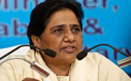 मायावती ने कार्यकर्ताओं से कहा-जनहित के मुद्दे उठाएं