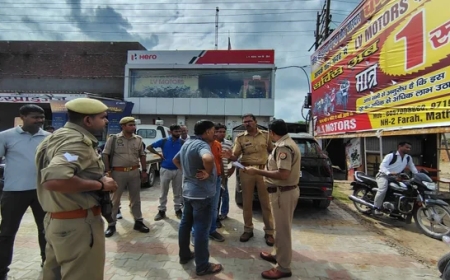 मथुरा में बाइक एजेंसी संचालक पर चोरों का हमला, पकड़े गए एक चोर की पिटाई से मौत