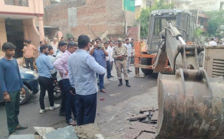 कमलानगर में देखते ही देखते ढहा दिए अवैध निर्माण