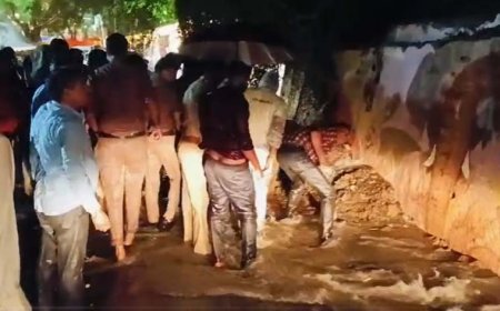 महाकाल मंदिर के पास दीवार ढहने से बड़ा हादसा, दो की मौत, 10 घायल