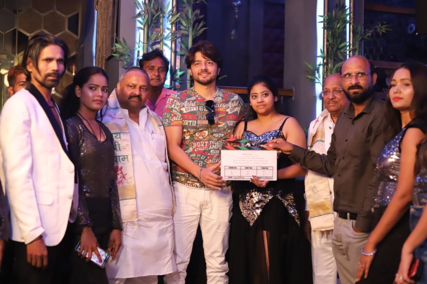 गीत पल्लो लटके के म्यूज़िक वीडियो शूट में ऐलन कपूर और पलक सक्सेना ने गिराई बिजली