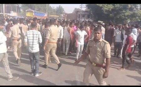 खंदौली के पास कैंटर ने बाइक रौंदी, दो की मौत और तीसरा घायल, हाईवे जाम