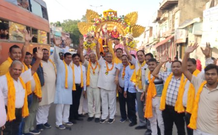 अग्रवंशियोंं ने अग्रसेन जयंती पर निकाली शोभायात्राएं