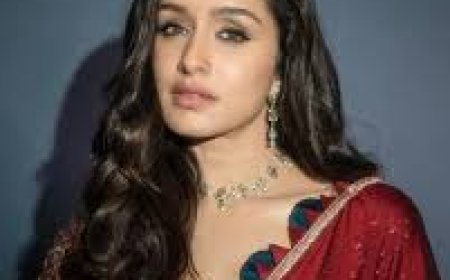 श्रद्धा नहीं संभाल पा रही थीं अपना वजनदार लहंगा