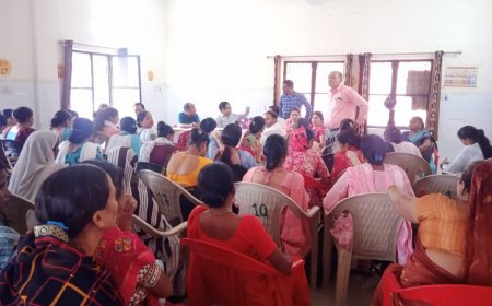 इस अभियान का नाम 'दस्तक' है, घर घर जाकर स्वास्थ्य कार्यकर्ता सर्वे कर रहे हैं, आपके दरवाजे पर आएं तो सहयोग करें