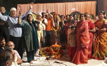 तेरा प्यारा सजा है दरबार भवानी...
