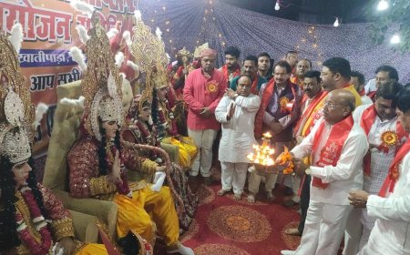 सियाराम के जयकारों संग धूमधाम से शुरू हुई दशहरा शोभायात्रा, मध्य रात्रि होगा रावण  दहन