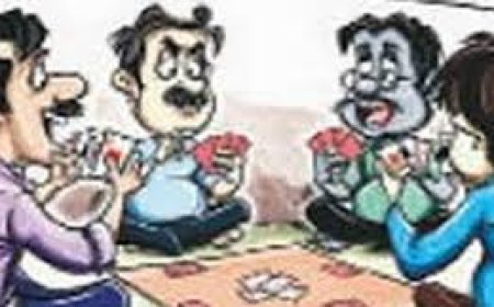 त्योहार आते ही सजने लगीं जुए की महफिलें, दो पर छापा