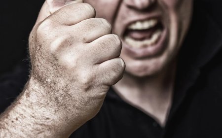 यह खून की गर्मी है या फिर चंबल के पानी की तासीर, जो यहां के लोग बात-बात पर एक दूसरे का सिर्फ फोड़ डालते हैं