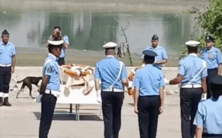 हर किसी को झकझोर गया दो अधिकारियों का सुसाइड करना