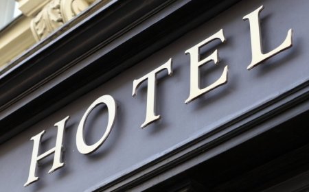 आगरा में 10 साल का रिकॉर्ड तोड़ सकती है होटल इंडस्ट्री, टूरिस्ट न होते हुए भी मार्च तक रहेगी बूम, वजह खुश कर देगी