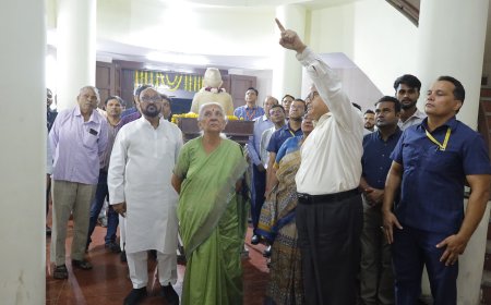 केएमआई में ताम्रपत्र पर लिखी पांडुलिपियों को देख हैरान रह गईं राज्यपाल