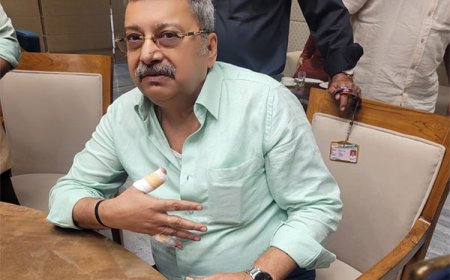 वक्फ बिल पर जेपीसी की बैठक में टीएमसी सांसद ने तोड़ दी बोतल
