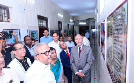 केएमआई का म्यूजियम  व विवि की  सेंट्रल लाइब्रेरी देख प्रसन्न हुई नैक की टीम