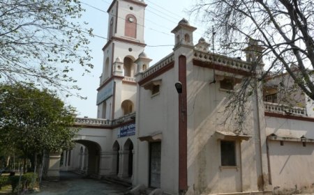 जौन्स पब्लिक लाइब्रेरी अब लोकतंत्र सेनानी अधीश पुस्तकालय के नाम से जानी जाएगी