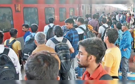 ट्रेन में चढ़ने को लेकर मुंबई के बांद्रा स्टेशन पर भगदड़ में दस घायल