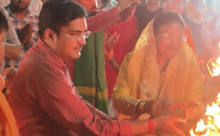 21 हजार दीयों से झिलमिला उठी यमुना, नगर निगम के तीन दिनी  दिवाली महोत्सव का आगाज