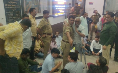 न्यू आगरा के रामवेद हॉस्पिटल में तीमारदारों और स्टाफ के बीच संघर्ष, सात घायल, भाजपाइयों ने थाना घेरा