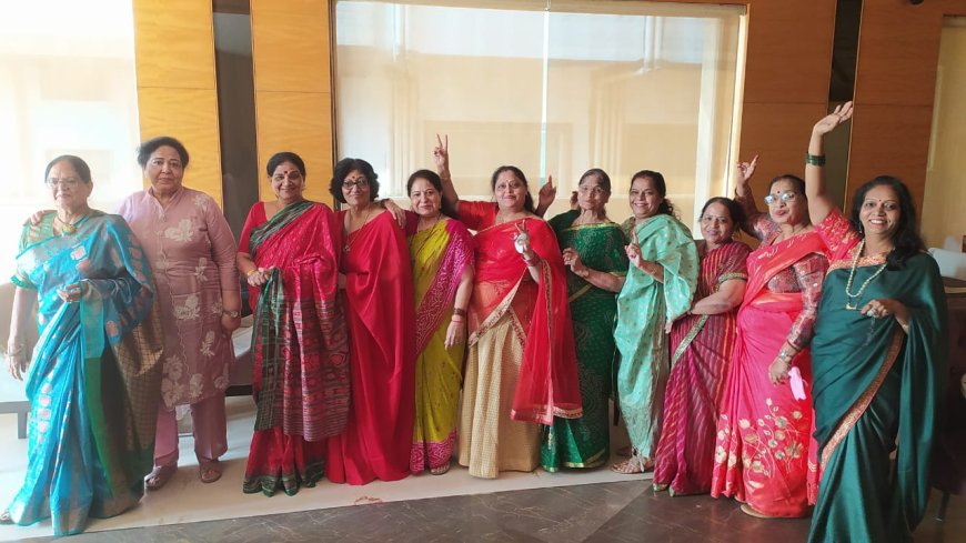 साठ के ठाठः रेड एंड ग्रीन थीम पर सखियों ने मनाया करवा चौथ