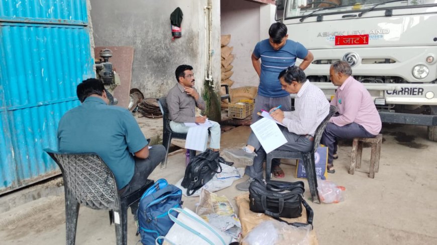 पिनाहट के पेठा कारखाने में मिलीं खामियां, खाद्य विभाग ने सैंपल भरे