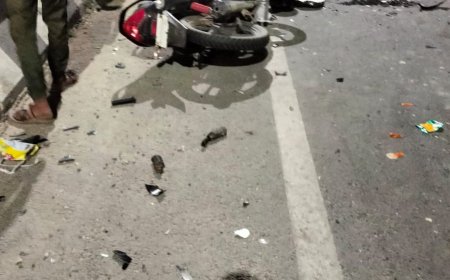 सड़क दुर्घटना में दो की मौत, तीन गंभीर रूप से घायल