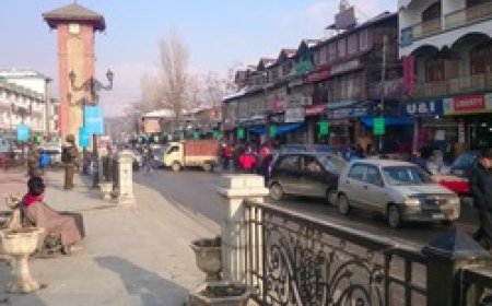 श्रीनगर के लाल चौक पर ग्रेनेड हमला, 12 घायल