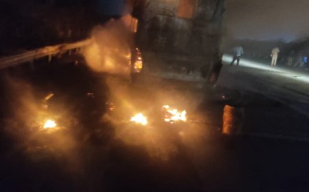 यमुना एक्सप्रेस वे पर डबल डेकर बस में लगी आग, यात्री सुरक्षित