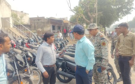 फुटपाथ पर अतिक्रमण करने पर मोटरसाइकिल एजेंसी पर 23 हजार का जुर्माना