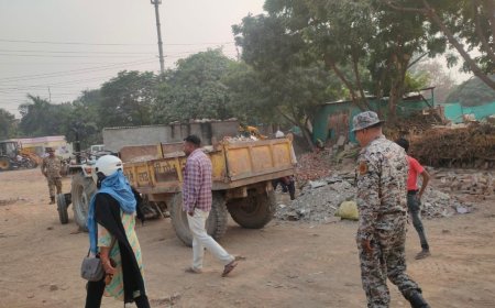 सड़क किनारे धंधा करने वालों पर 25 हजार का जुर्माना, नगर निगम ने प्रोफेसर कालोनी में तमाम रैंप भी तोड़े