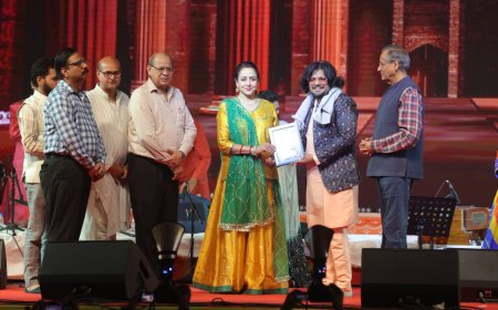 आपकी कृपा से सब काम हो रहा है करते हो तुम कन्हैया मेरा नाम हो रहा है 