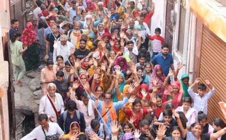 अक्षय नवमी पर तीन वन की परिक्रमा के लिए मथुरा-वृंदावन में भक्ति का सैलाब, राधे-कृष्ण के जयकारों की गूंज