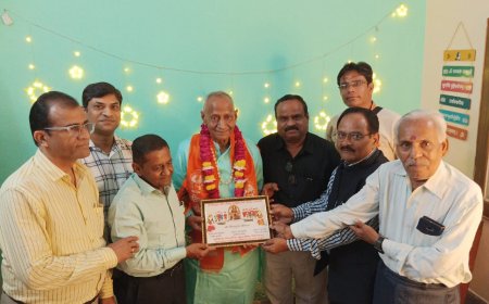 समाज की शख्सियत का घर जाकर सम्मान