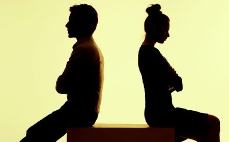 रिश्तों की दरकन की सच्चाई बयां कर रहे हैं नेहा और मेधा की मौत के मामले