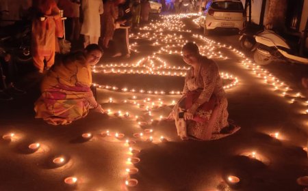 मौका देव दीपावली का था, दीपों की श्रंखला से जगमग श्रीजगन्नाथ मंदिर