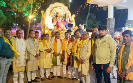 श्रीकृष्ण लीला शताब्दी वर्ष महोत्सव में निकली श्रीकृष्ण बलराम जी की शोभायात्रा