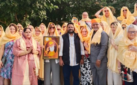 फ्रांस का पर्यटक दल भी प्रकाश पर्व की खुशी में हुआ शामिल