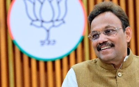 भाजपा महासचिव विनोद तावड़े पर मुंबई में रुपये बांटने का आरोप